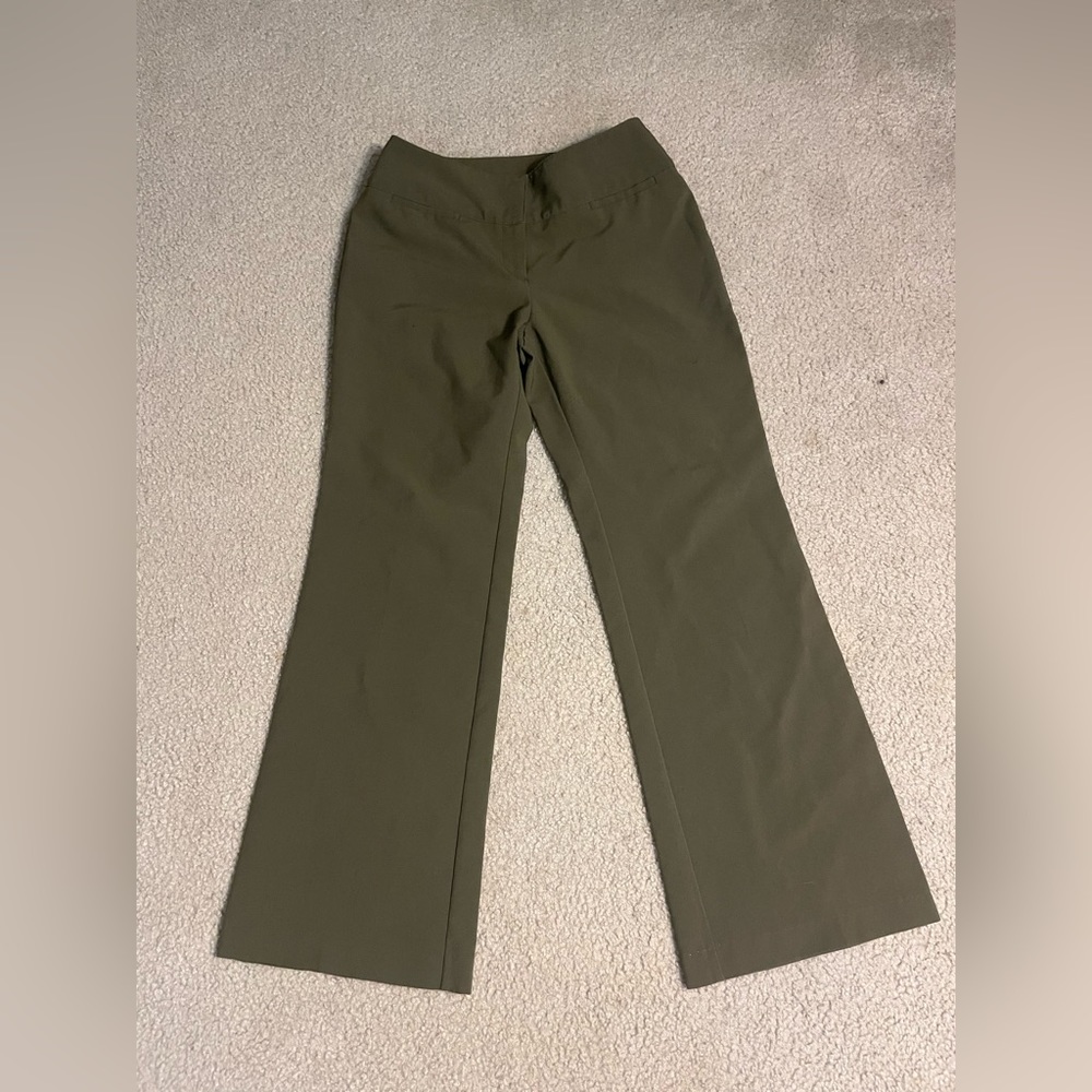 New York and Company | Green Women's Dress Pants | 4 Petite